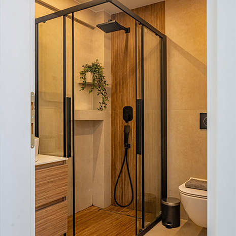 ΑΝΑΚΑΙΝΙΣΗ ΔΙΑΜΕΡΙΣΜΑΤΩΝ ΣΤΗ ΓΛΥΦΑΔΑ